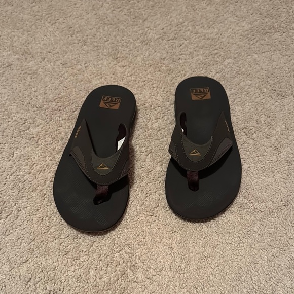 Reef Brown and Black Flip Flops - Picture 1 of 5